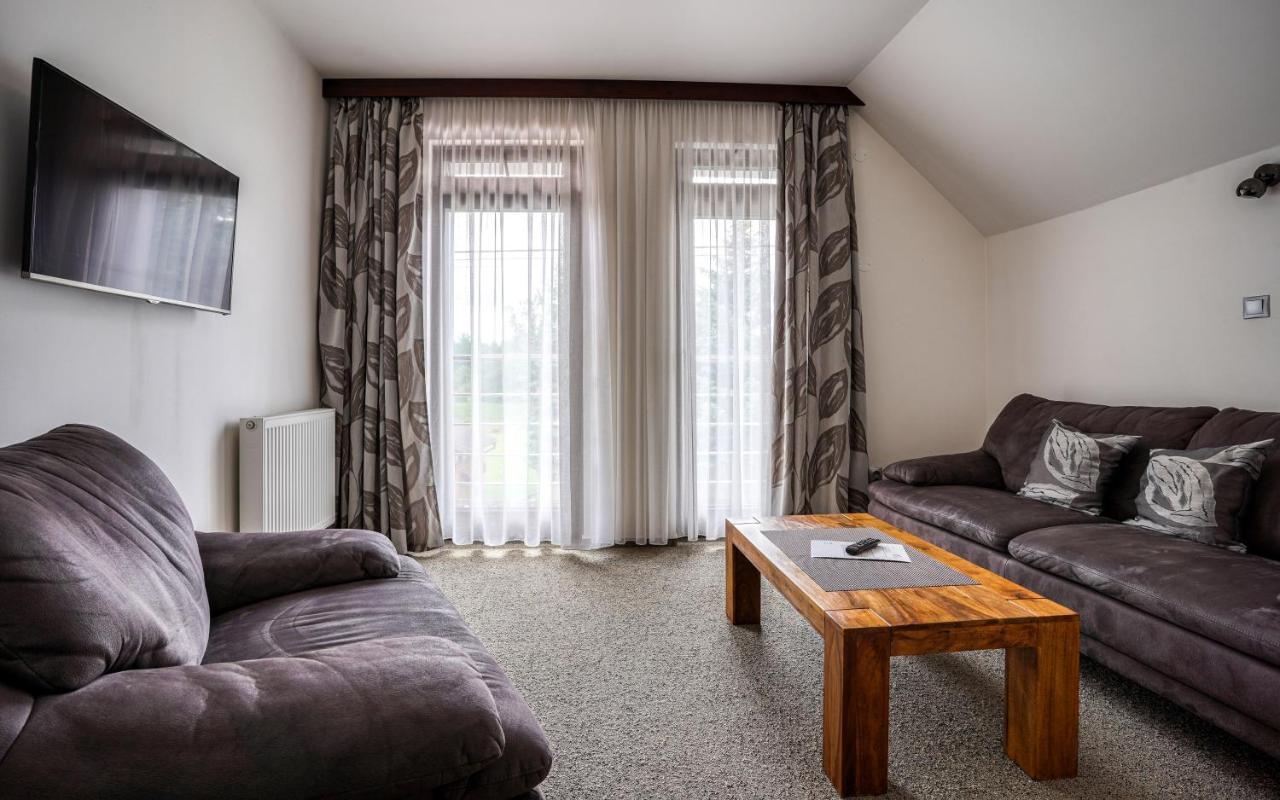 Hotel Flora Bešeňová Eksteriør bilde