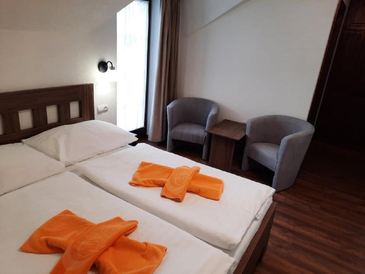 Hotel Flora Bešeňová Eksteriør bilde
