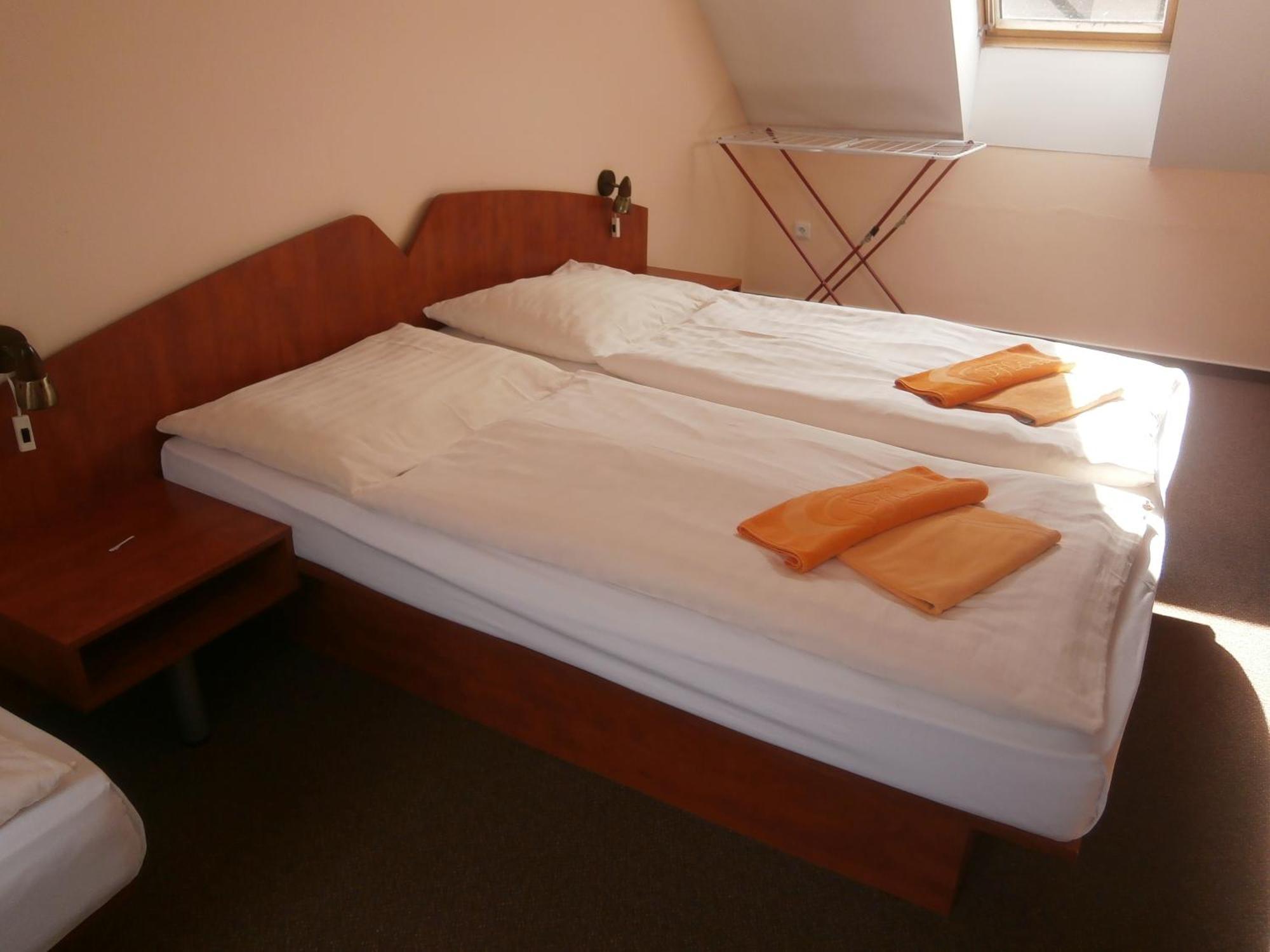 Hotel Flora Bešeňová Eksteriør bilde