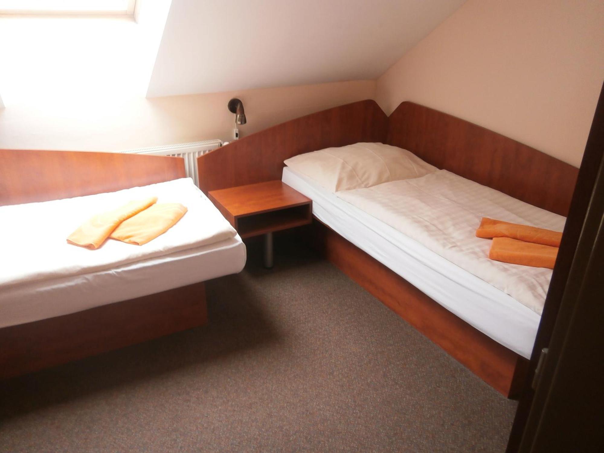 Hotel Flora Bešeňová Eksteriør bilde