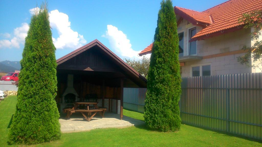 Hotel Flora Bešeňová Eksteriør bilde
