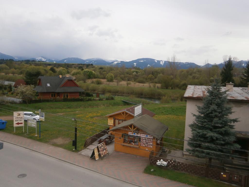 Hotel Flora Bešeňová Eksteriør bilde